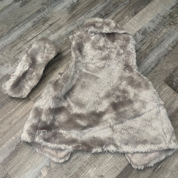 Girls Faux-Fur Vest with Matching Headband - Picture 4 of 4